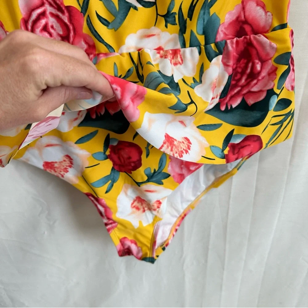 Women’s Floral One Piece Swimsuit in Yellow & Pink Size 2X - Picture 3 of 9